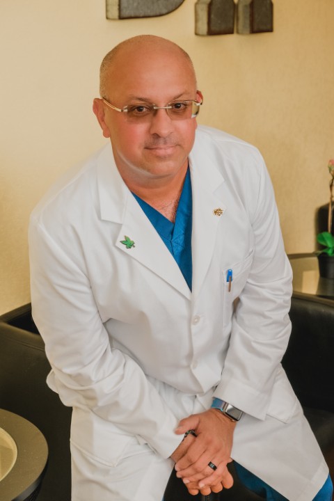 headshot-dr.ed-pearson-sm